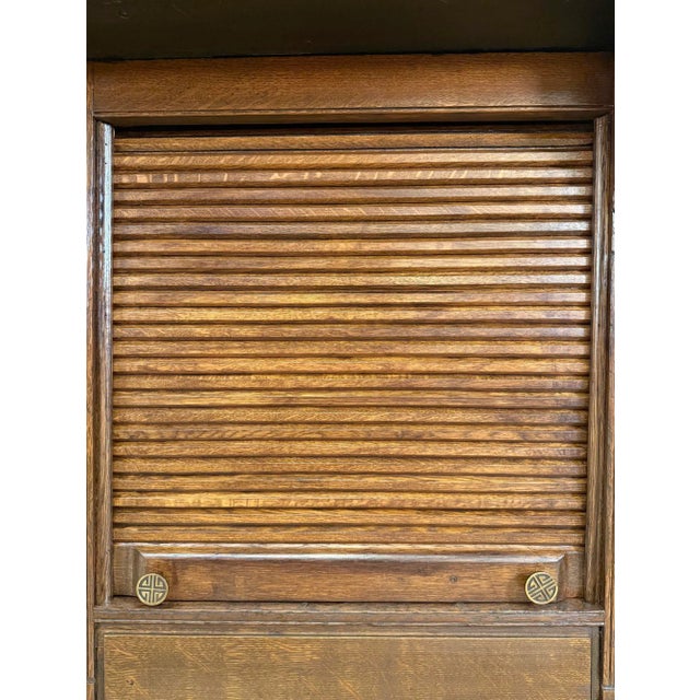 Restored Antique Quarter Sawn Oak Clerks Desk For Sale In New York - Image 6 of 12