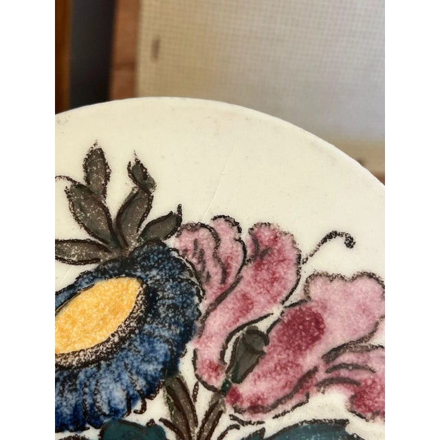 Mid-Century Modern Vintage Hand Painted Round Floral Ceramic Tile Coaster. For Sale - Image 3 of 5