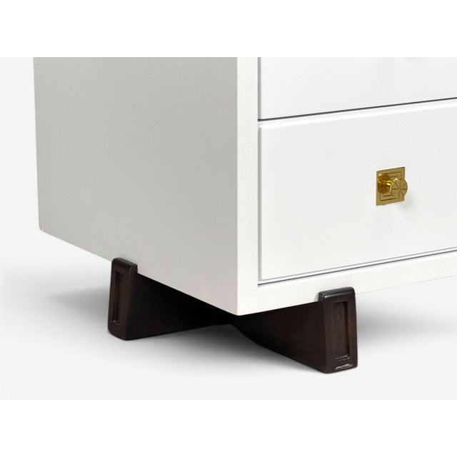 White Tommi Parzinger, Double Commode, White Lacquer, Brass, Usa, 1950s For Sale - Image 8 of 13