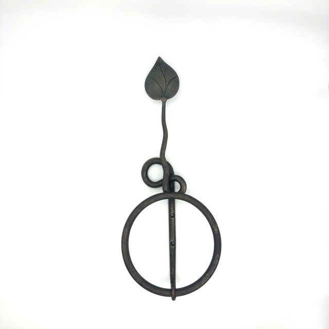 Rustic Hand-Forged Wrought Iron Towel Ring (Botanical Leaf Motif) Statement Bathroom Hardware For Sale - Image 3 of 6