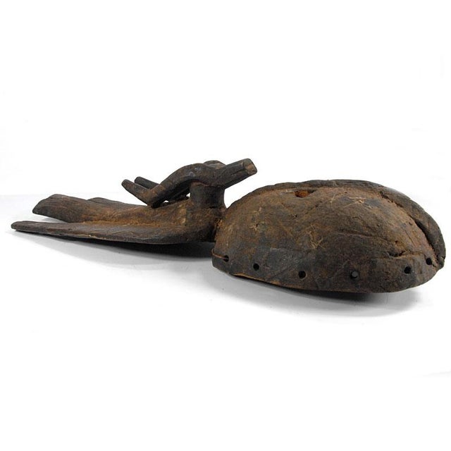 Large Tribal Mask in Wood, in Good conditions. Designed 1920 to 1949