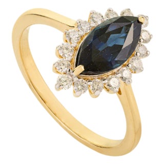 Marquise Cut Sapphire Ring in 18k Yellow Gold Size 5 For Sale