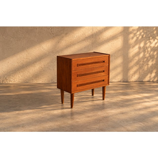 Vintage Danish Chest of Drawers, 1960s, in Good conditions. Designed 1960 to 1969