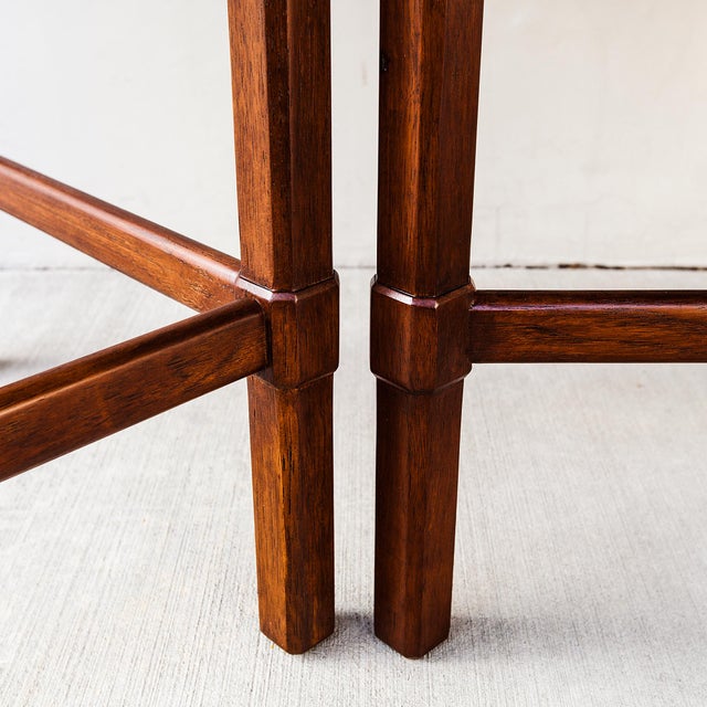 1970s Refinished Mid Century Modern Expandable Walnut Dining Table by Henredon For Sale - Image 10 of 15