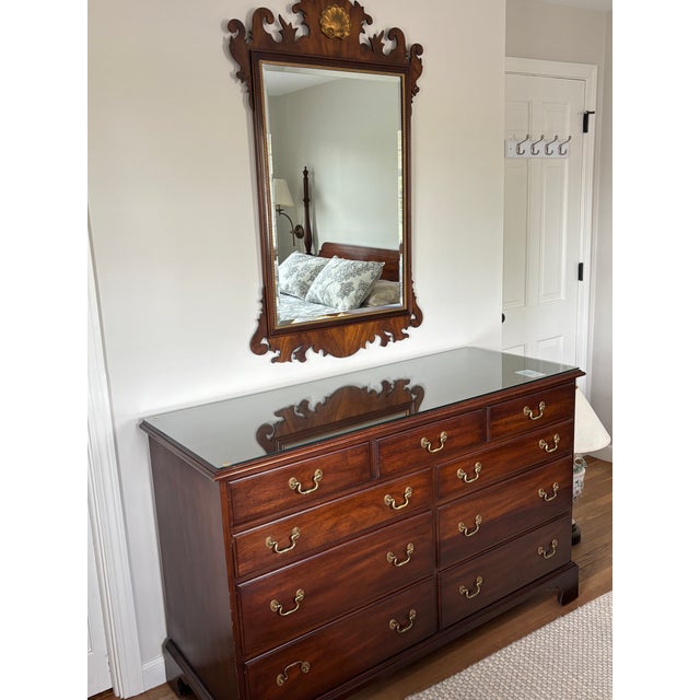 Traditional Mahogany Queen Bedroom Set For Sale - Image 3 of 6