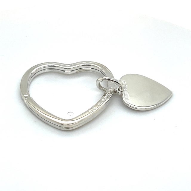 Metal 1990s Tiffany & Co Estate Heart Keychain Sterling Silver For Sale - Image 7 of 10