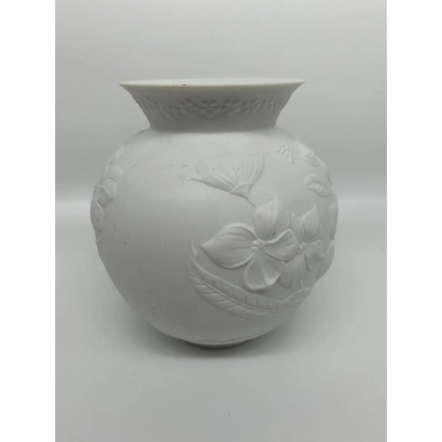 Porcelain Vase from AK Kaiser, 1970s For Sale - Image 4 of 11