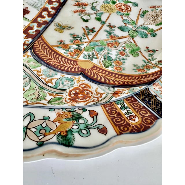 Ceramic Large Japanese Imari Scallop Edge Porcelain Charger For Sale - Image 7 of 12