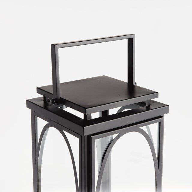 In a nod to the Colonial Revival period, this lantern is exclusively designed with a signature oval frame detail. The open...