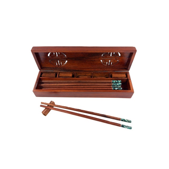 2020s Asian Modern Vietnamese Wooden Chopsticks for 8 With Green Mother of Pearl Marbled Tips Decorative Storage Box and Coordinating Rests - 25 pcs For Sale - Image 5 of 10