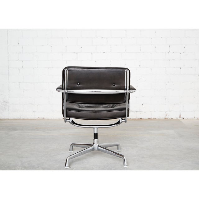 Herman Miller ES102 Intermediate Desk Chair by Ray & Charles Eames for Herman Miller, 1970s For Sale - Image 4 of 15