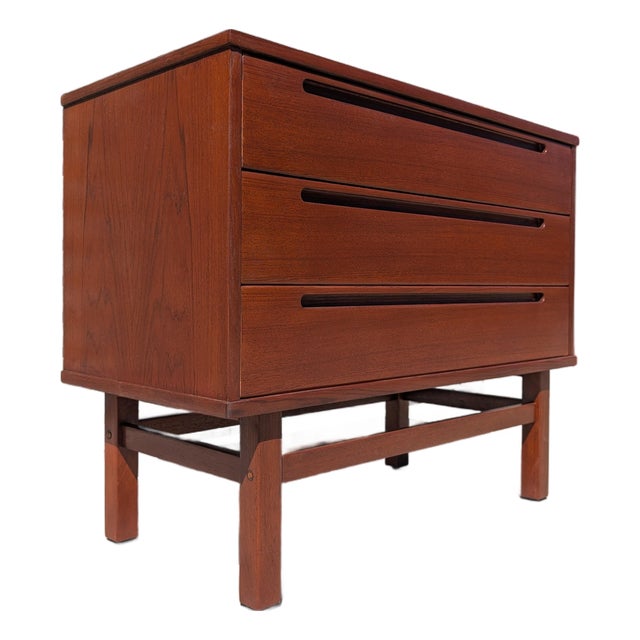 Nils Jonsson Mid-Century Modern Teak 3-Drawer Chest, Denmark, C. 1960s For Sale