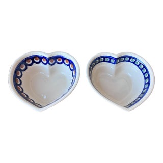 Late 20th Century Polish Pottery Boleslawiec Heart Shaped Bowls - Set of 2 For Sale