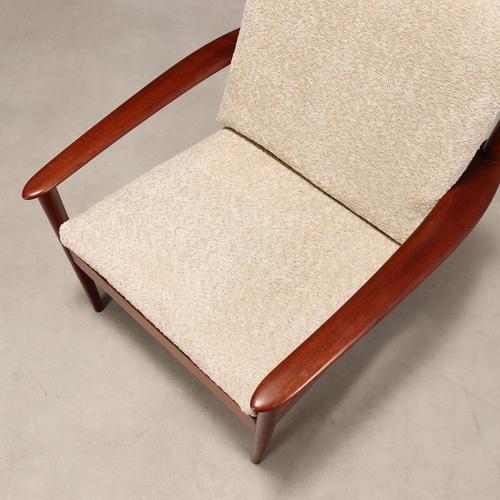 Vintage Italian Lounge Chair in Teak and Bouclé Fabric, 1960s For Sale - Image 9 of 13