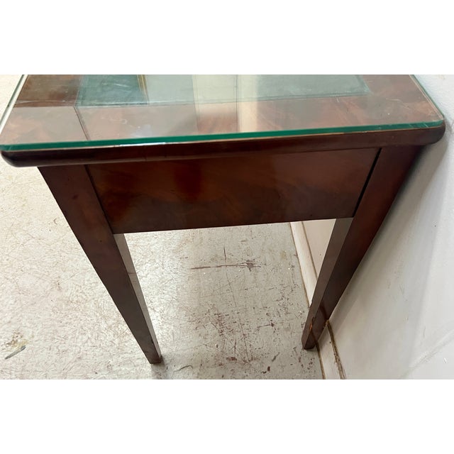 Louis XVI Style Desk in Mahogany and Veneer, 1800s For Sale - Image 4 of 10