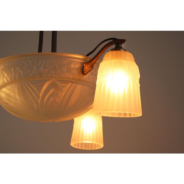 1920s Art Deco French Chandelier in Silvered Bronze by Muller Frères, 1925 For Sale - Image 5 of 11