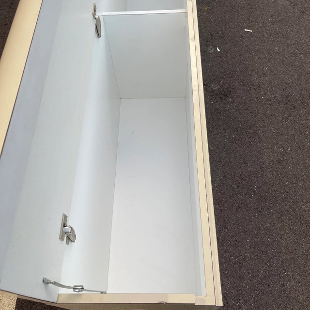 Postmodern 1980s Postmodern Laminate Waterfall King Storage Footboard or Blanket Chest For Sale - Image 3 of 12