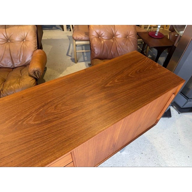 Long Danish Sideboard in Teak For Sale - Image 10 of 18