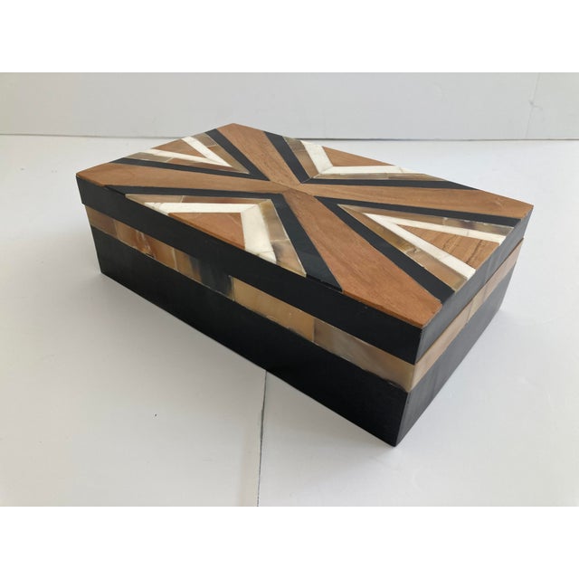 Marquetry Inlayed Covered Moderne Box For Sale In Los Angeles - Image 6 of 8
