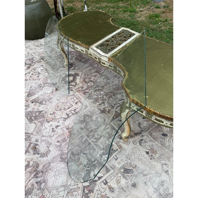 1960s Striking 1960's Italian Florentine Hollywood Regency Gold Gilt Coffee Table in the Style of Maison Jansen For Sale - Image 5 of 9