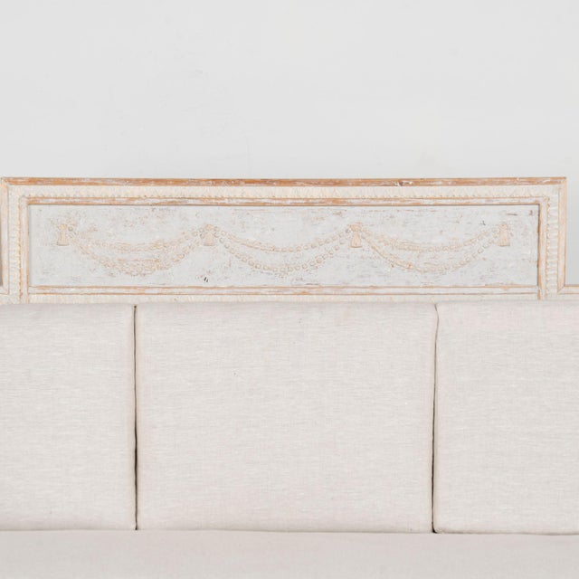 Early 19th Century White Swedish Gustavian Bench Settee With Egg and Dart Carving For Sale - Image 6 of 13