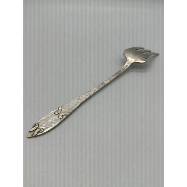 Vintage Arts and Crafts Fish Serving Fork For Sale In Los Angeles - Image 6 of 9