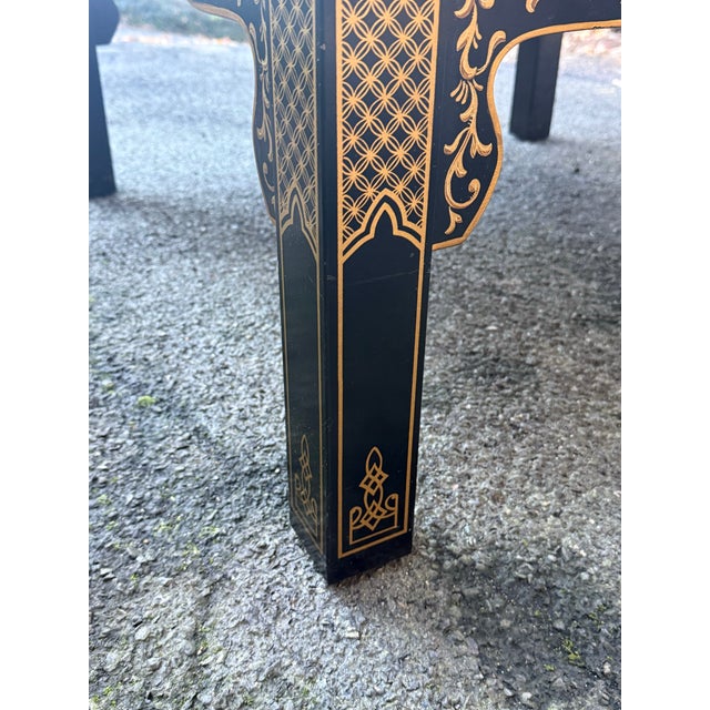 Drexel Heritage Vintage Drexel Chinoiserie “Et Cetera” Paint Decorated Coffee Table For Sale - Image 4 of 11