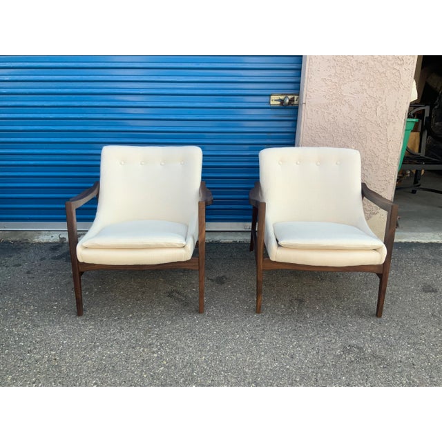 Textile Modern Walnut Mid Century Style Lounge Chairs in Cream Boucle. - Pair For Sale - Image 7 of 8