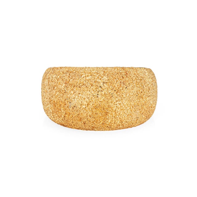 Stylish vintage "shimmer" ring crafted in 19k yellow gold (circa 1980s). Crafted in bright buttery Portuguese 19k gold,...