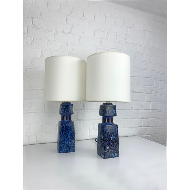 Mid-Century Modern Blue Ceramic Table Lamps by Nils Thorsson for Fog & Morup, 1960s, Set of 2 For Sale - Image 3 of 12
