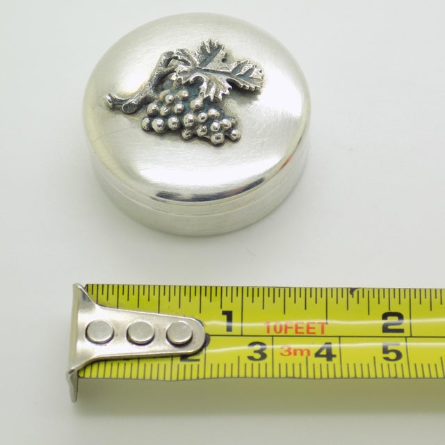 Vintage Italian Handmade Genuine Silver Bunch of Grapes Decorated Pill Snuff Trinket Box For Sale - Image 9 of 9