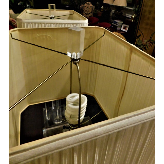 1970s Mid-Century Modern Lucite Lamps With Shades - a Pair For Sale - Image 4 of 6