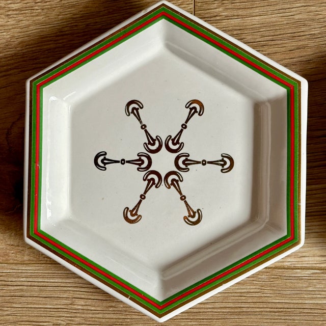 Animal Skin 1970s Vintage Gucci Horsebit Porcelain Hexagonal Coaster Set & Leather Case - Rare Italian Equestrian Barware For Sale - Image 7 of 12