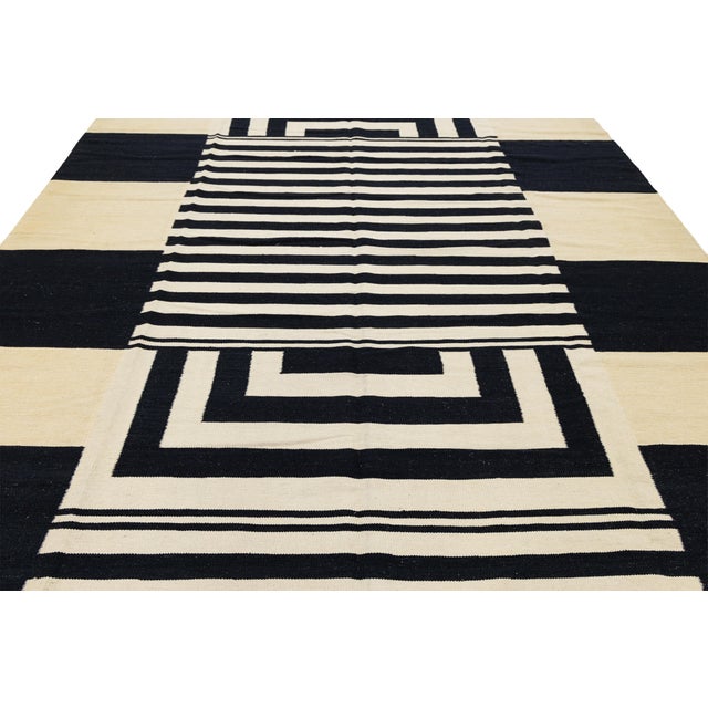 Modern Navajo-Style Hand-Knotted Wool Rug – Black & Cream Graphic Geometric For Sale - Image 11 of 12