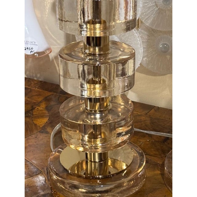 Modern Pair of Modern Gold Murano Glass and Brass Disc Lamps For Sale - Image 3 of 5
