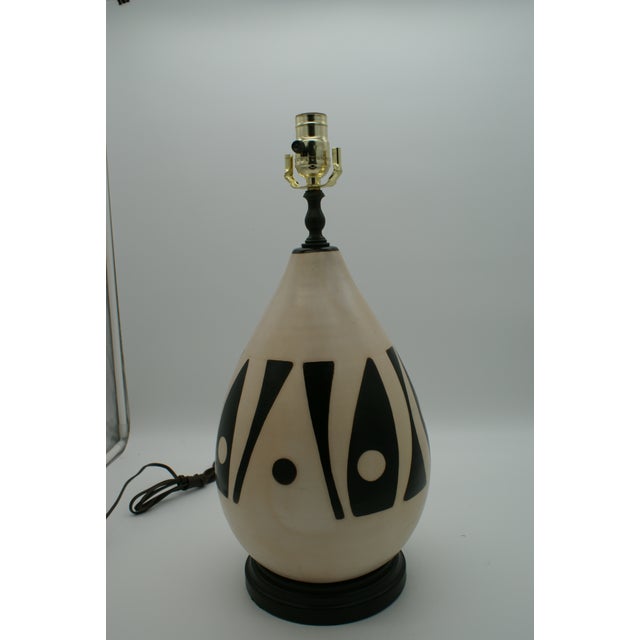 Contemporary Late 20th Century Black & Ivory Geometric Chulucanas Pottery Lamp – Handcrafted Peruvian Art Bulb Shape For Sale - Image 3 of 8