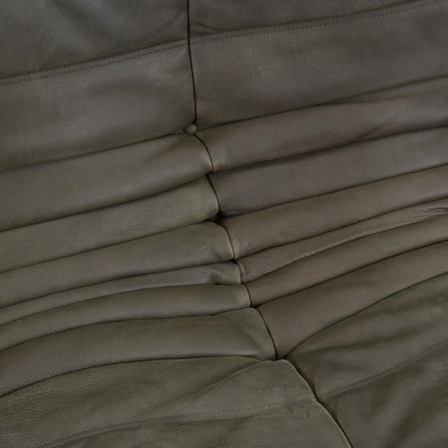 Vintage Ligne Roset Togo 3-Seater Sofa in Stone Olive Leather - Restored & Authentic For Sale In New York - Image 6 of 12