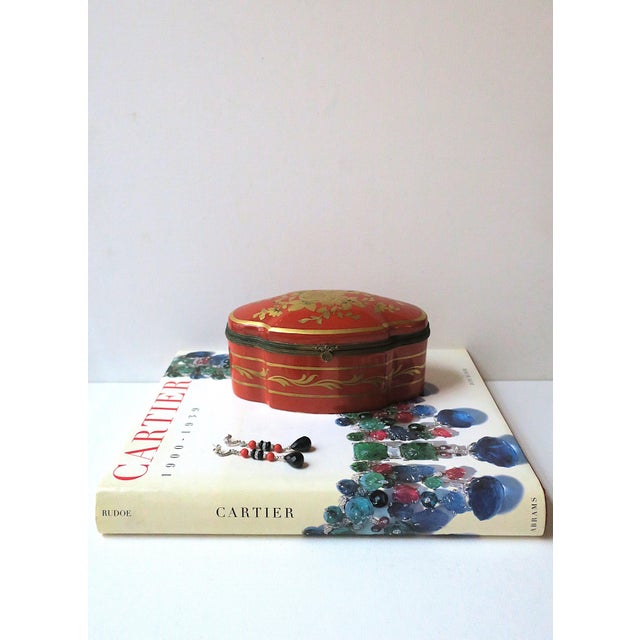 Early 20th Century French Porcelain Jewelry Box For Sale - Image 5 of 12