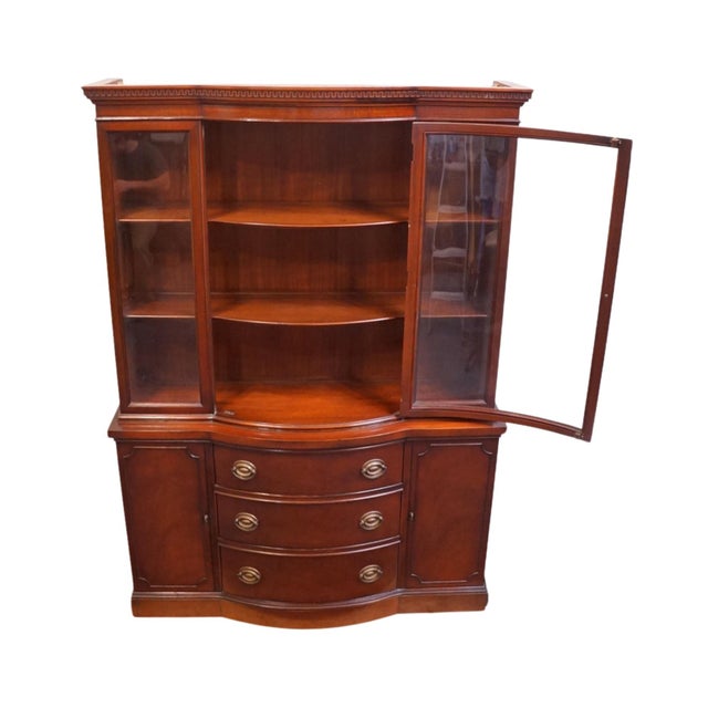 Late 20th Century Drexel Furniture New Travis Court Collection Solid Mahogany Traditional Duncan Phyfe Style 49" Bow Front China Cabinet 317-3 For Sale - Image 5 of 13