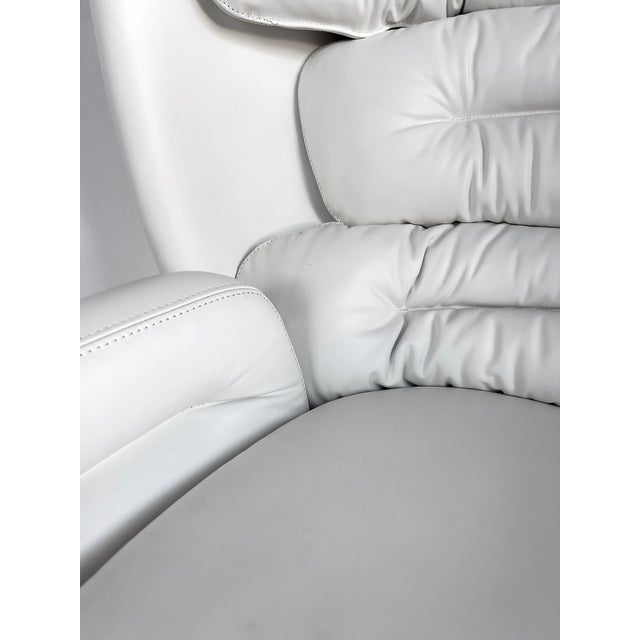 Joe Colombo Elda Swivel Chair, Fratelli Longhi, White Leather, Fiberglass Shell- 4 Available For Sale - Image 12 of 16