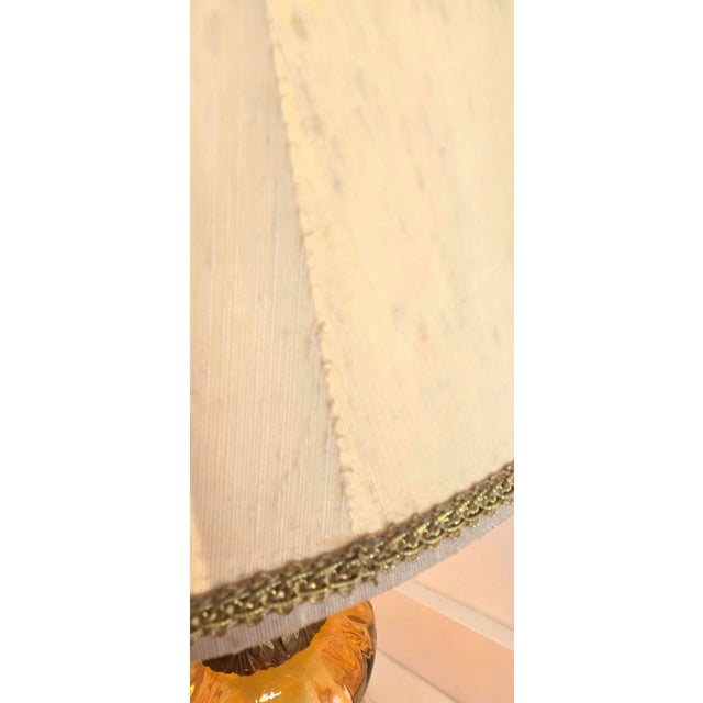 Tall Vintage Mid-Century Modern (Mcm) Hollywood Regency Style Amber Glass Table Lamp With Nightlight Feature For Sale In San Francisco - Image 6 of 12