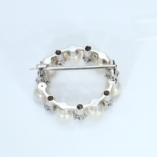 Mid 20th Century Champagne Pearl & Diamond Brooch in Platinum - 6.5g For Sale - Image 4 of 4