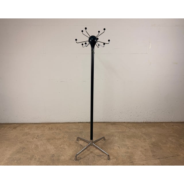 Coat Rack by George Nelson for Vitra, 1980s, in Good conditions. Designed 1950 to 1959 This piece has an attribution mark,...