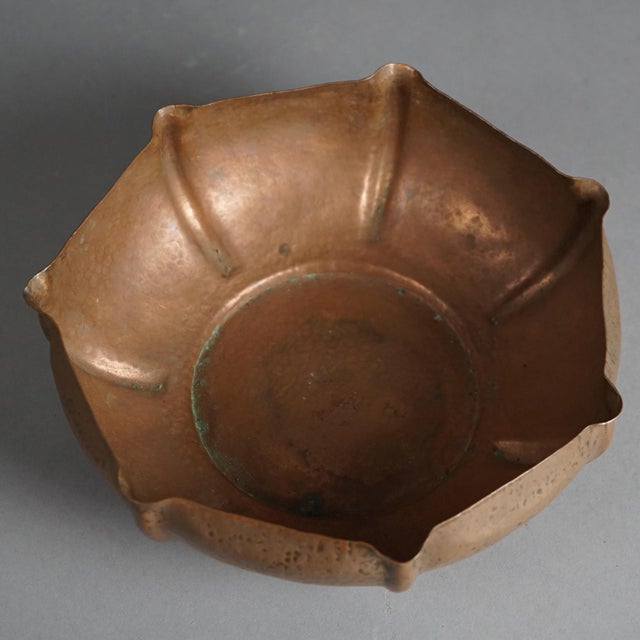 Arts & Crafts Antique Arts & Crafts Hammered Copper Center Bowl with Maker Stamp 1910 For Sale - Image 3 of 7