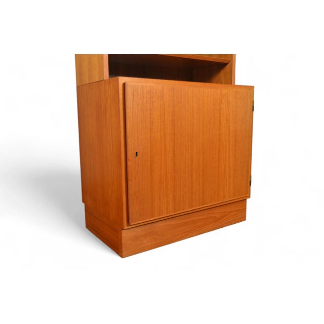 Mid-Century Modern Carlo Jensen Narrow Teak Bookcase With Lower Locking Cabinet For Sale - Image 3 of 9