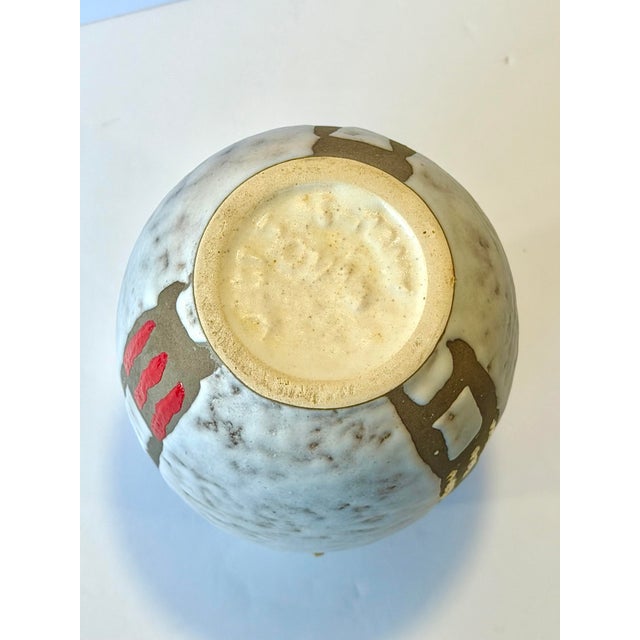 White Super Cool Mid 20th Century Modern West German Vase by Jasbo Keramics. For Sale - Image 8 of 8