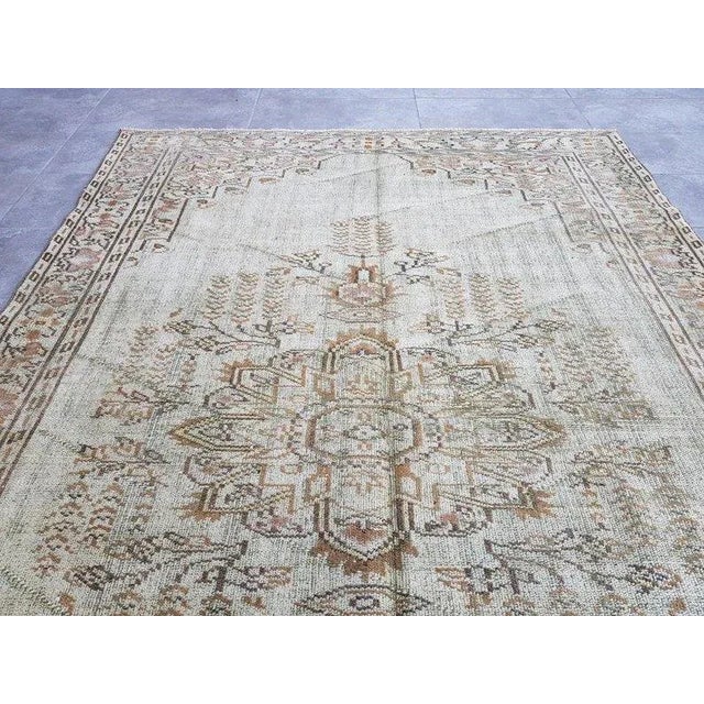 1960s Anatolian Vintage Beige Rug For Sale - Image 4 of 8
