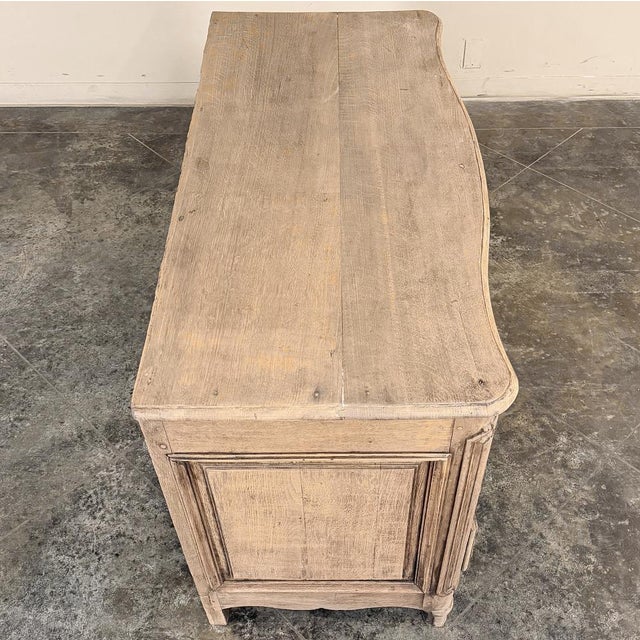 Wood 18th Century French Louis XV Period Stripped Oak Commode For Sale - Image 7 of 18