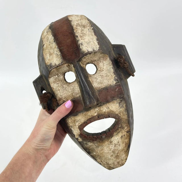 Off-white Early 20th Century Boa Mask For Sale - Image 8 of 8