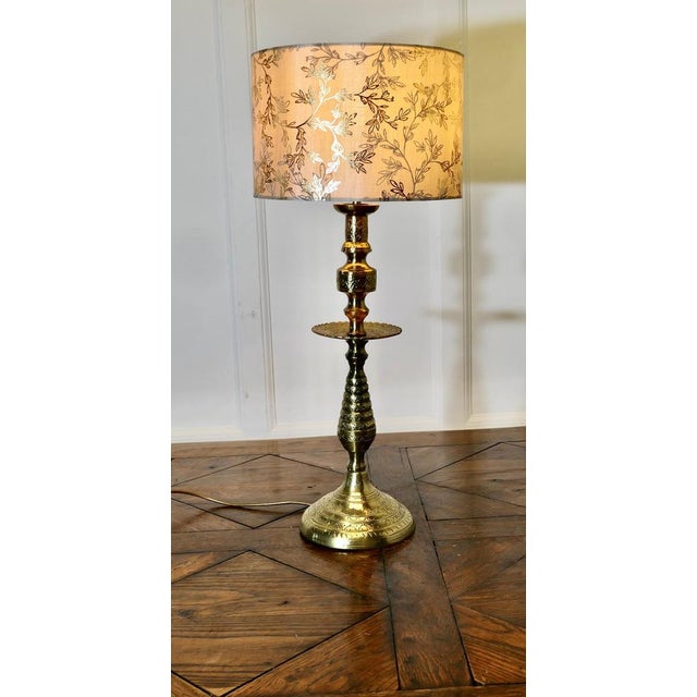 Tall Decorative Brass Table Lamp This is a very attractive lamp it has a single shaped column which has decorative etching...